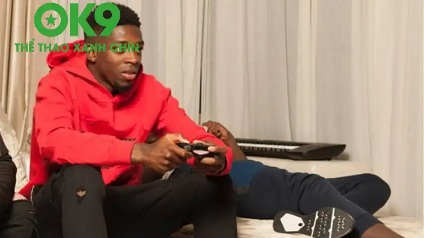 Hình ảnh của thanh niên Dembele mải chơi games thâu đêm suốt sáng - Ảnh:XGames Hình ảnh của thanh niên Dembele mải chơi games thâu đêm suốt sáng - Ảnh:XGames