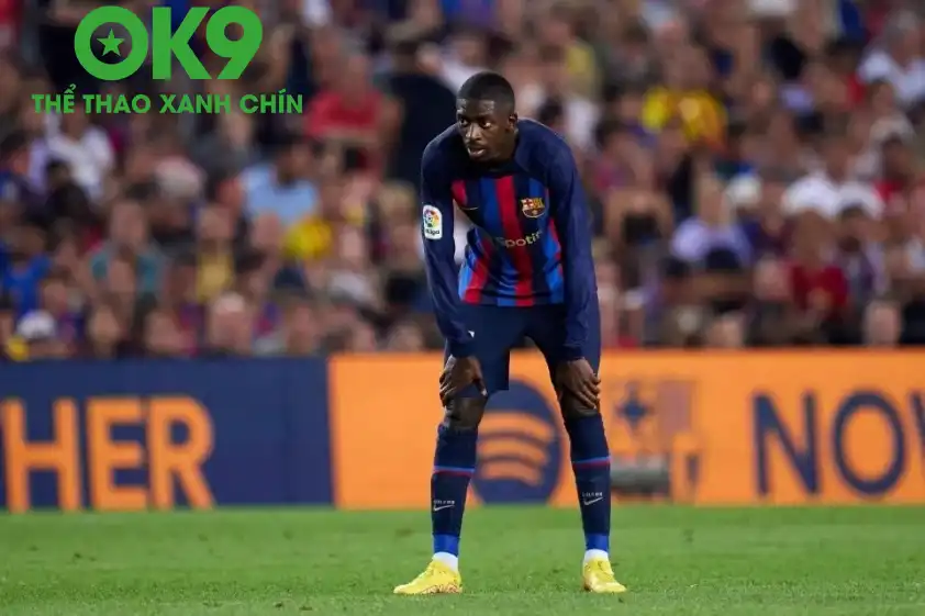 Dembélé từng trải qua quãng thời gian đầy khó khăn tại Tây Ban Nha trong màu áo Barcelona (Ảnh: The Sun). Dembélé từng trải qua quãng thời gian đầy khó khăn tại Tây Ban Nha trong màu áo Barcelona (Ảnh: The Sun).